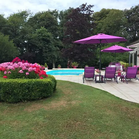 Le Point Du Jour Bed & Breakfast Wimille